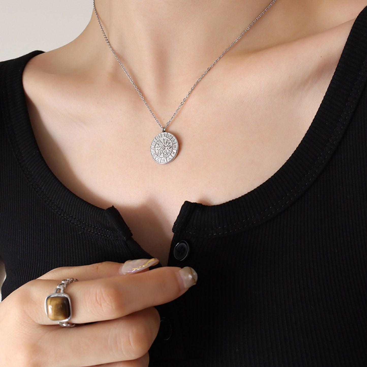 Timepiece Shape Necklace