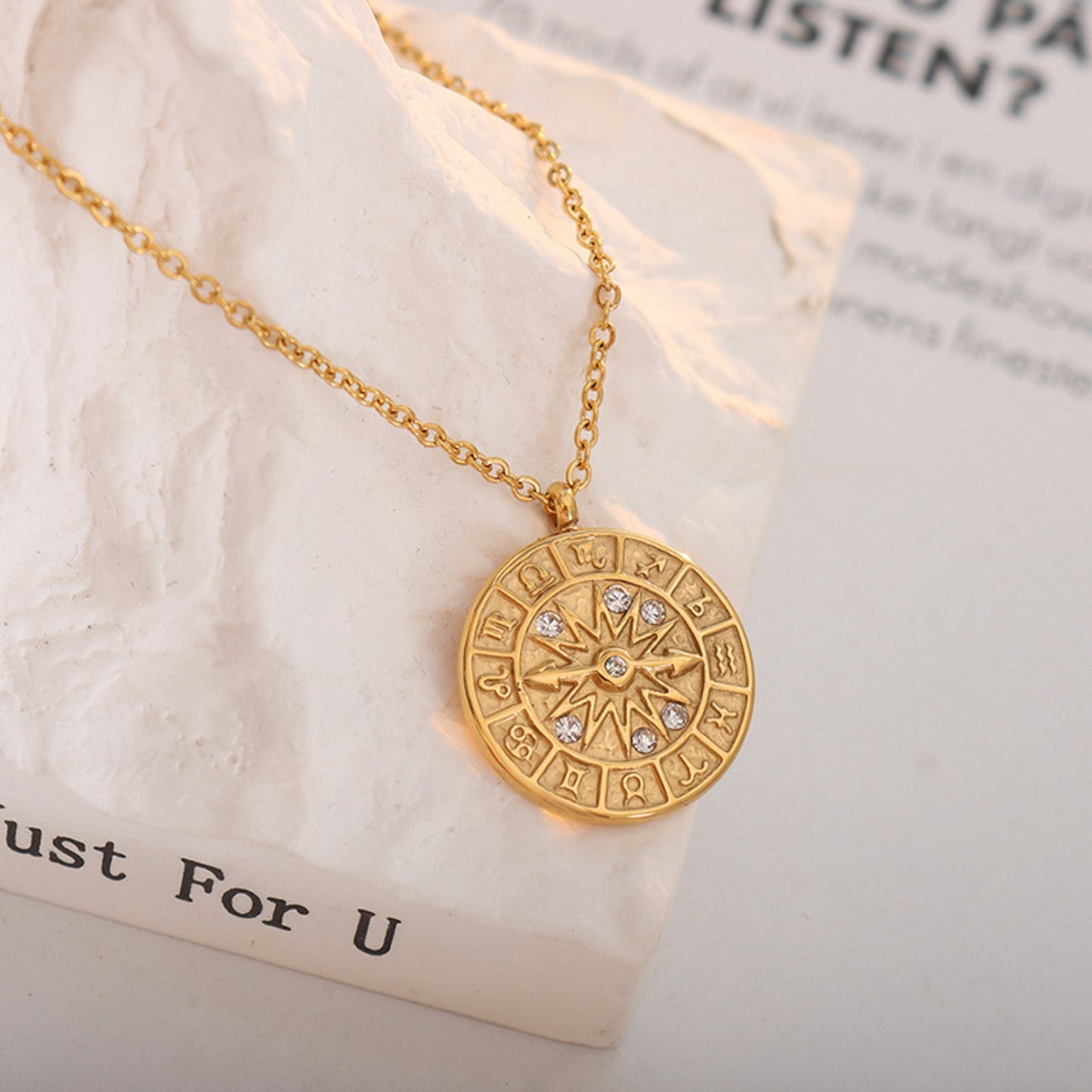 Timepiece Shape Necklace